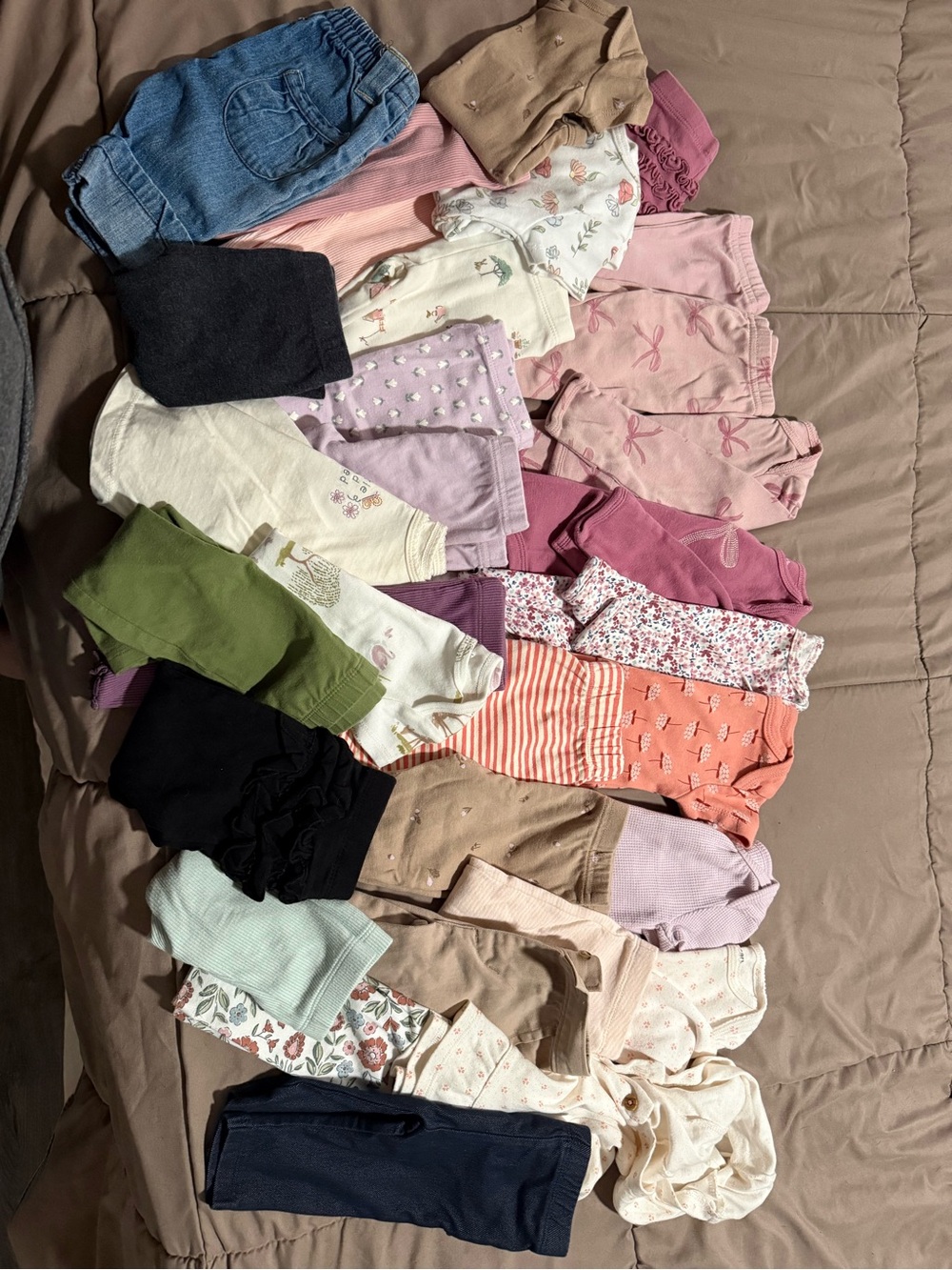 Mixed Girls' Bottoms and top bundle 3/3-6mo. Mostly carters.